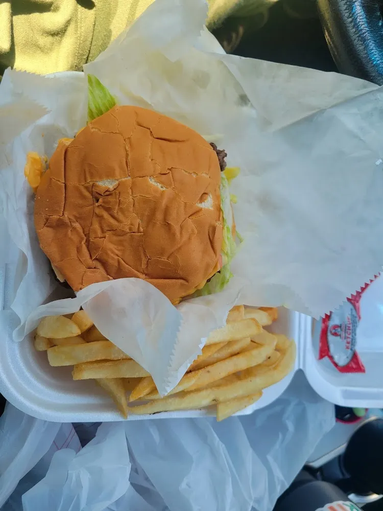 Cheeseburger with Fries